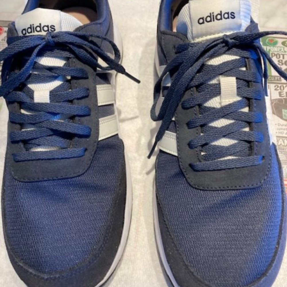 Men's Adidas Run 70 Casual Sneaker Size 9